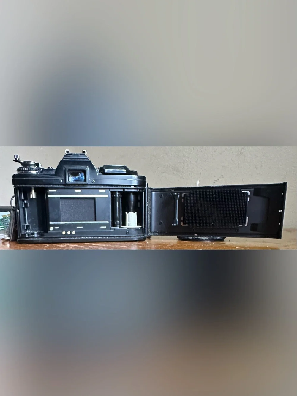 Minolta X-700 MPS 35mm SLR Film Camera w/1:2.8 f=35mm MC W. ROKKOR-HG Lens Japan